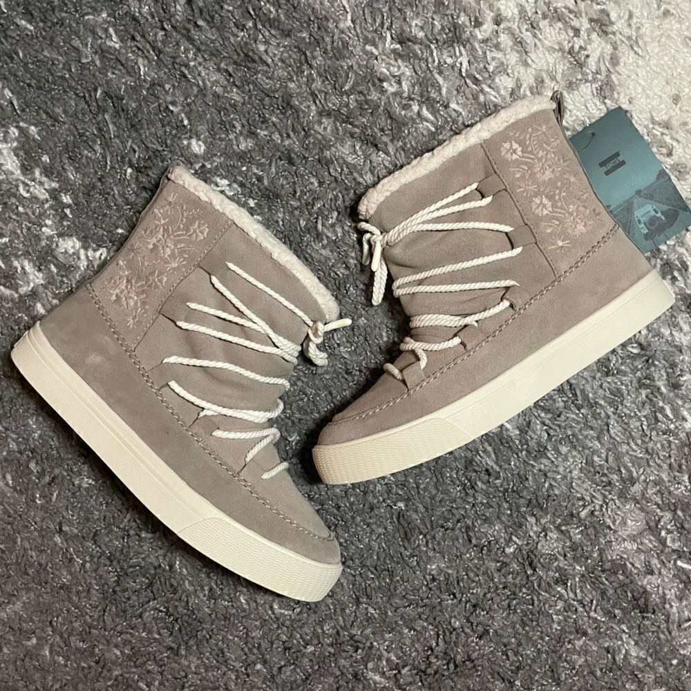 NIB TOMS Alpine Winter Leather Booties - Picture 3 of 9